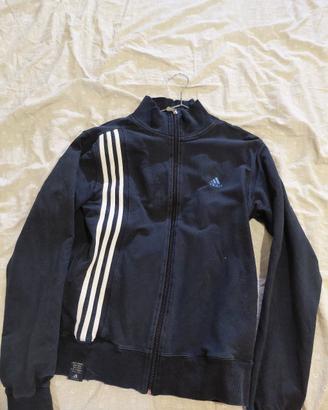 Felpa adidas.