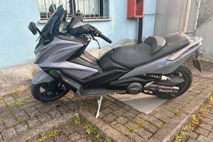 Kymco Ak 550