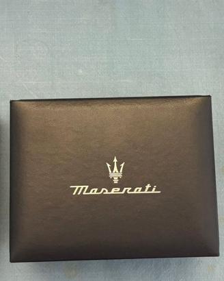 Orologio e bracciale Maserati con occhiale Gucci