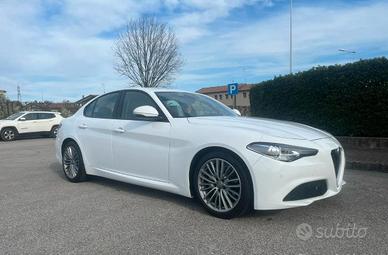 Alfa Romeo Giulia 2.2 Turbodiesel 180 CV AT8 Super