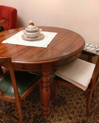 Tavolo in legno tondo