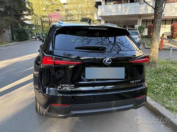Lexus NX 300h F sport