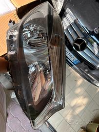 Fari alogeni anteriori mercedes w176