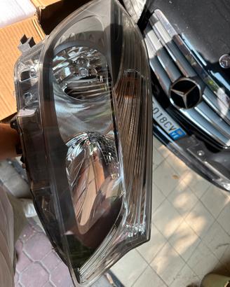 Fari alogeni anteriori mercedes w176