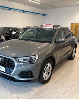 Audi Q3 35 2.0 TDI quattro S tronic 10000 km TETTO