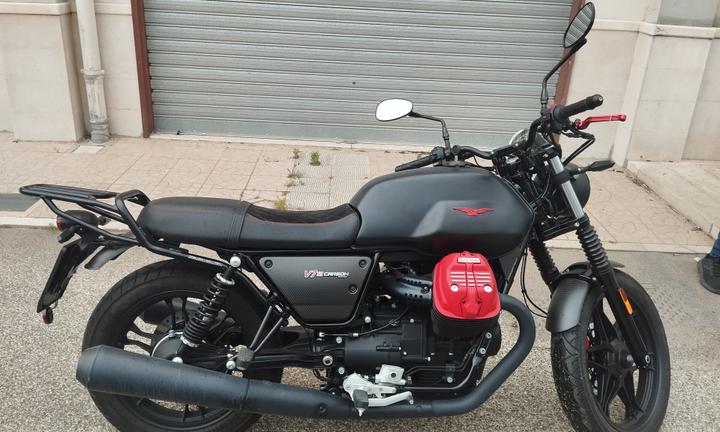Moto Guzzi V7 II CARBON 2019 DEPOTENZIATA A2
