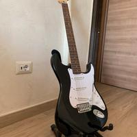 Chitarra Fender Squier Stratocaster SSS pack 10G
