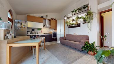 TRILOCALE CON TERRAZZO