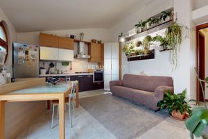 TRILOCALE CON TERRAZZO