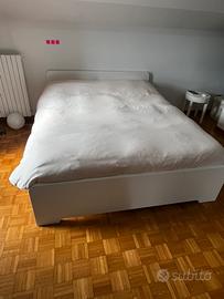 Letto matrimoniale Ikea