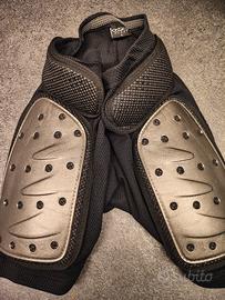 protezione per snowboard bacino