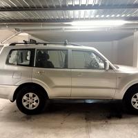 Mitsubishi Pajero 5 porte 7 posti