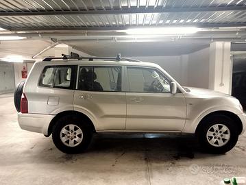 Mitsubishi Pajero 5 porte 7 posti
