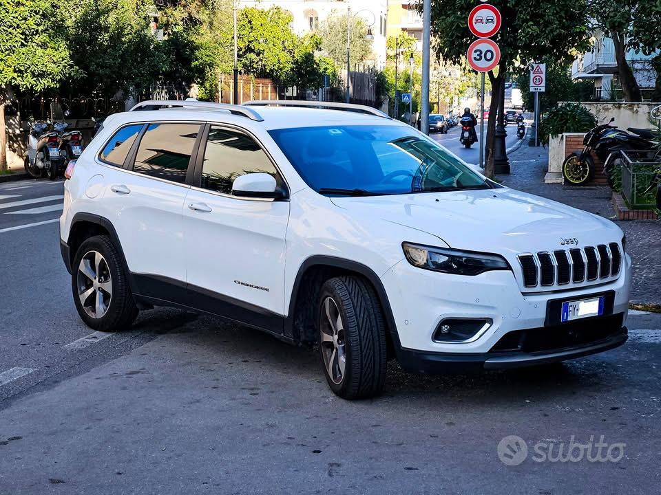 Jeep Cherokee 4ªs. 18-21