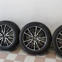 Set cerchi originali Toyota e pneumatici Pirelli