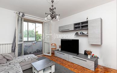 Trilocale con balcone, garage e cantina