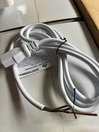 Stock Cavi cavi alimentazione senza spina