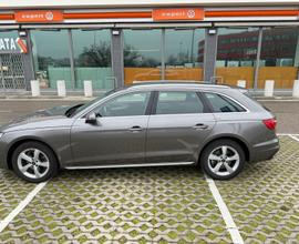 Audi A4 avant 30 TDI S tronic business