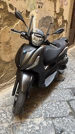 Beverly 300 targa polacca 2024
