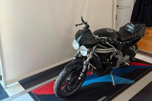 Triumph Speed Triple 1055-2004