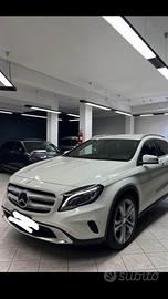 Mercedes-benz gla 200d 4 matic