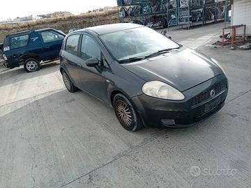 FIAT GRANDE PUNTO 1.4 BENZ TURBO 09 RICAMBI 