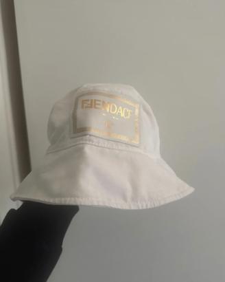 CAPPELLO NUOVO MAI USATO