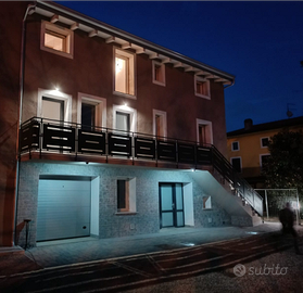 Casa tra il lago e la città