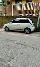 Lancia ypsilon mono design