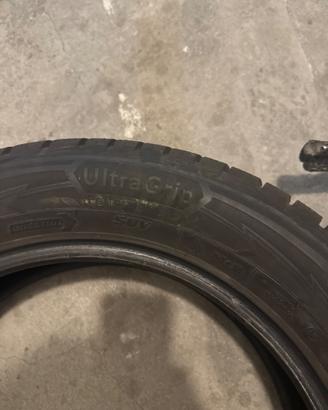 GOMME INVERNALI  215/60 R17