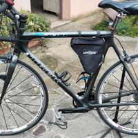 bicicletta corsa carbonio