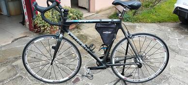 bicicletta corsa carbonio