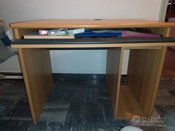 Scrivania porta PC 