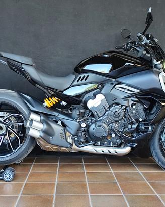 Ducati Diavel V4