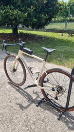 MEGAMO SILK Carbon GRAVEL TG M
