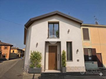 VILLA A SCHIERA A GAGGIANO