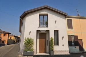 VILLA A SCHIERA A GAGGIANO