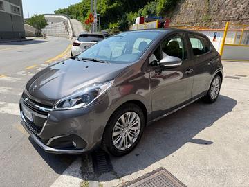 PEUGEOUT 208 1.2 ALLURE KM 19 MILA !!!