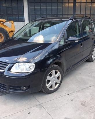 Ricambi Volkswagen Touran 2006 nera e grigia