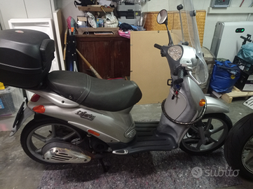 Scooter piaggio liberty grigio