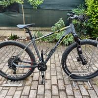 Bicicletta mtb front.