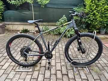 Bicicletta mtb front.