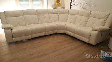 divano ad angolo con 2 relax 