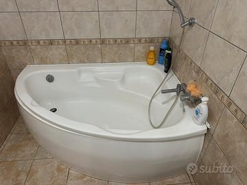 Vasca da bagno angolare