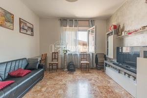QUADRILOCALE AMPIO CON DOPPI SERVIZI