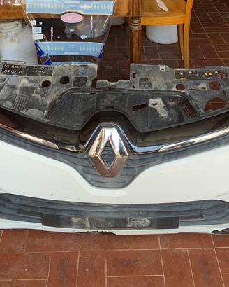 Paraurti anteriore renaul clio 2014