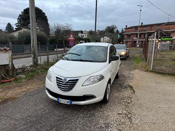 Lancia Ypsilon 1.2 69 CV 5 porte S&S Platinum NEOP