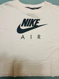 T-shirt corta Nike