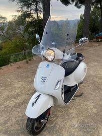 Vespa 300 gts