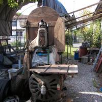 Sega a nastro per tagliare legna